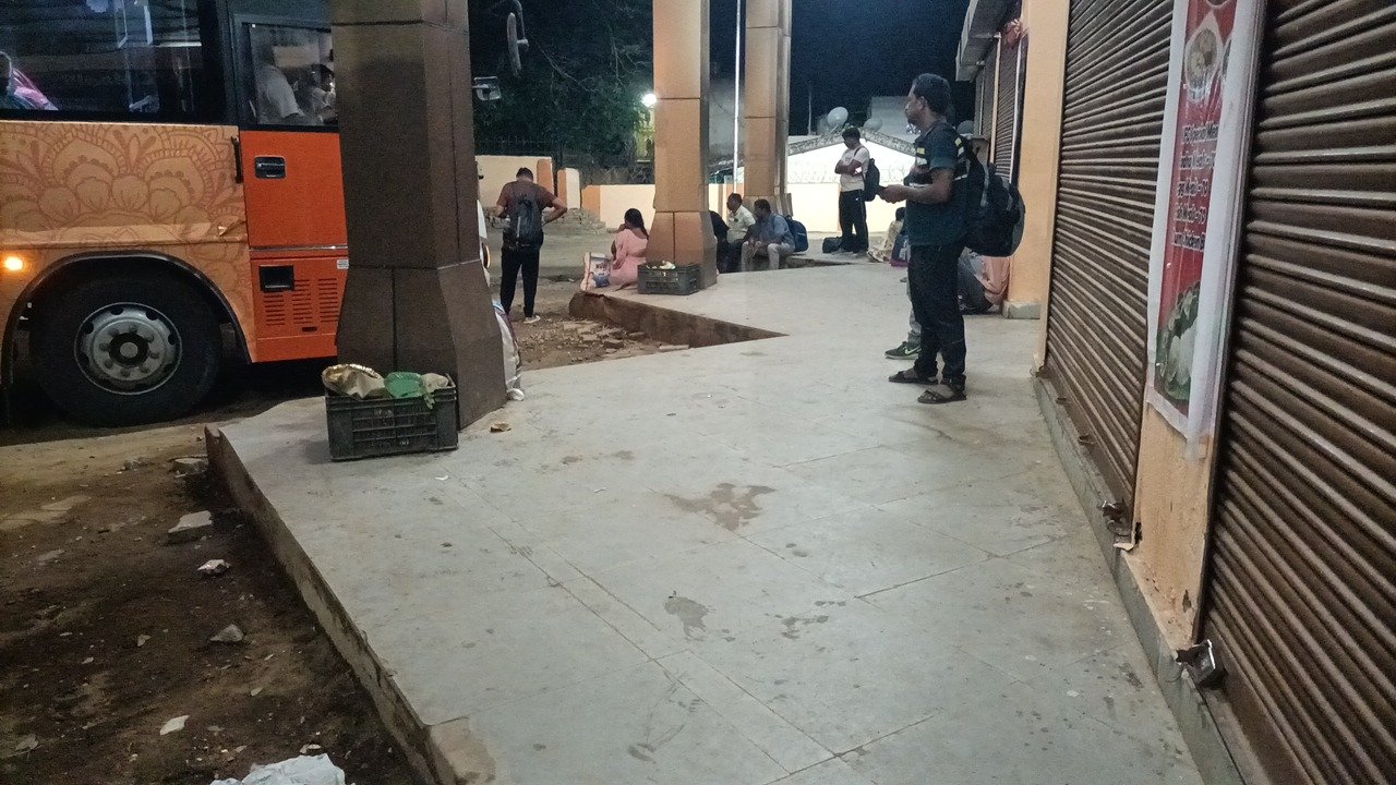 Jayapur Bus Stand Looks More Like a Shopping Complex