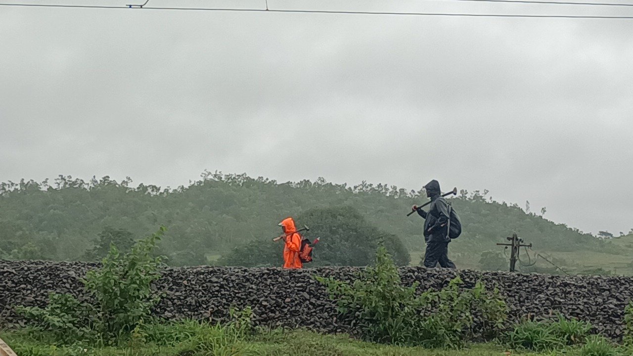 Railway Men on Track Dare heavy Rains in Koraput