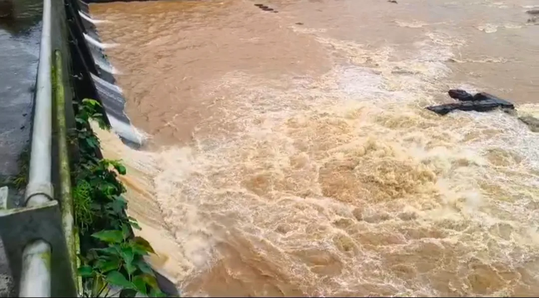 One Gate in D-Dam of Machkund Opened